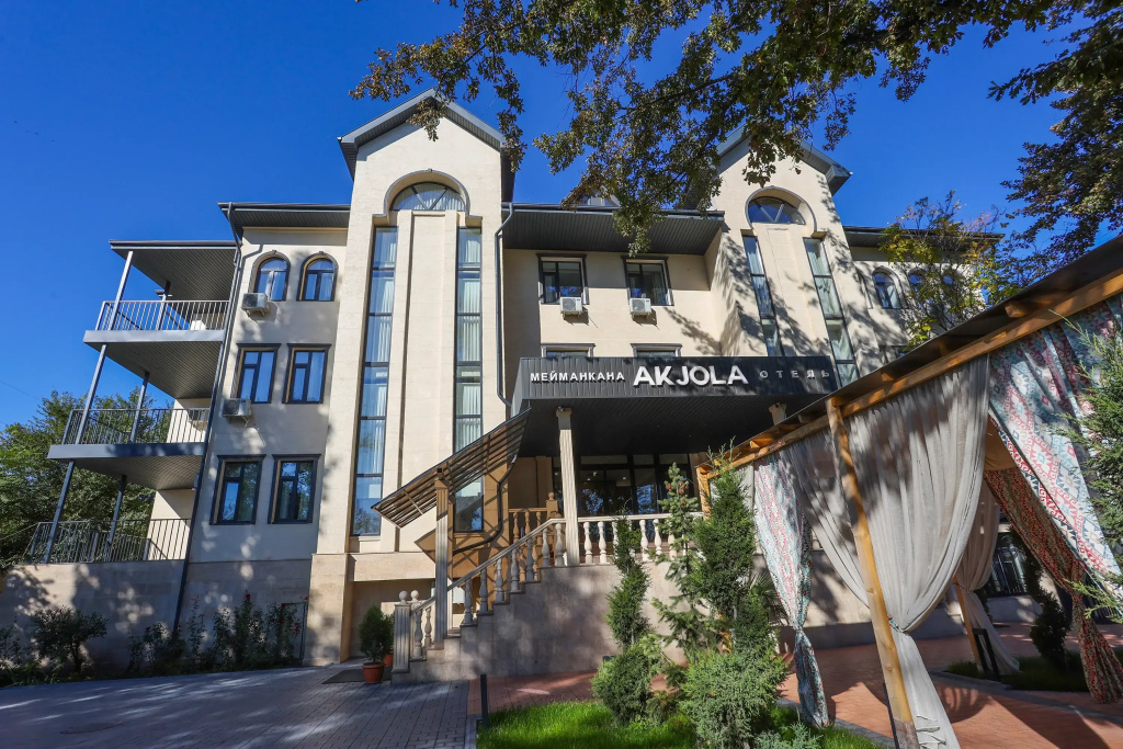 Akjola West Inn — Photo 1